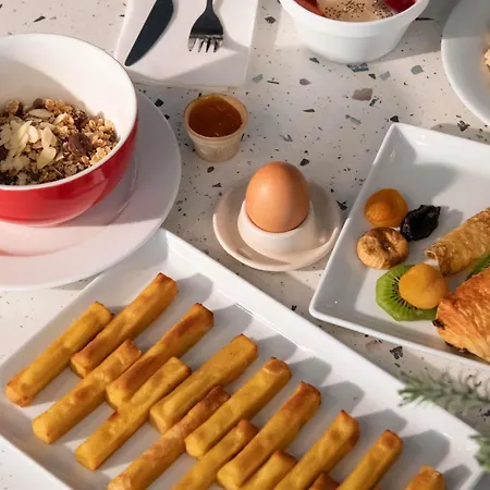 Novotel Airport Hotel 4*