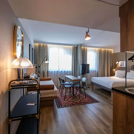 Hotel Novotel Airport 4*