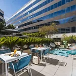 Novotel Airport 4*