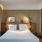 ノボテル スイーツ エアポート 4*
