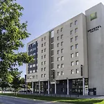 Novotel Airport Hotel