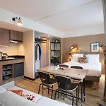 Novotel Airport 4*