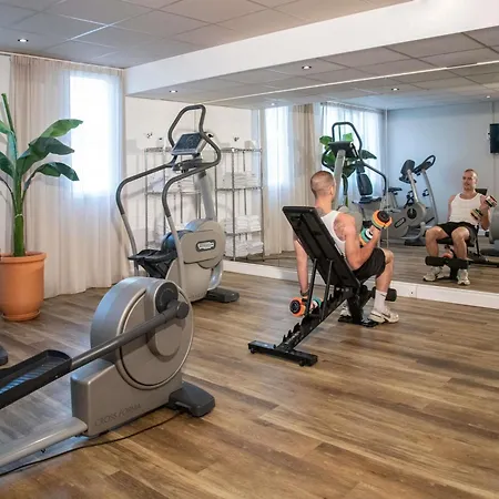 尼斯机场诺富特套房酒店 酒店