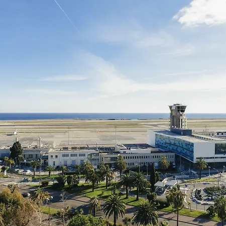 尼斯机场诺富特套房酒店