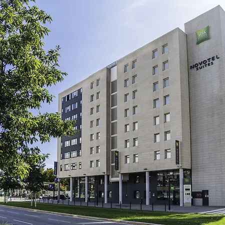 尼斯机场诺富特套房酒店 酒店