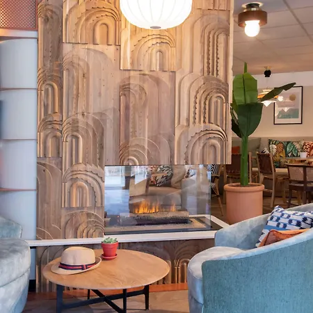 尼斯机场诺富特套房酒店 4*