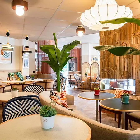 尼斯机场诺富特套房酒店 4*