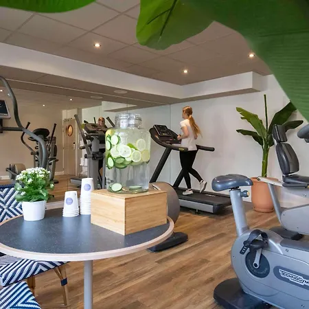 Novotel Airport Hotel