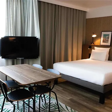 Novotel Airport 4*