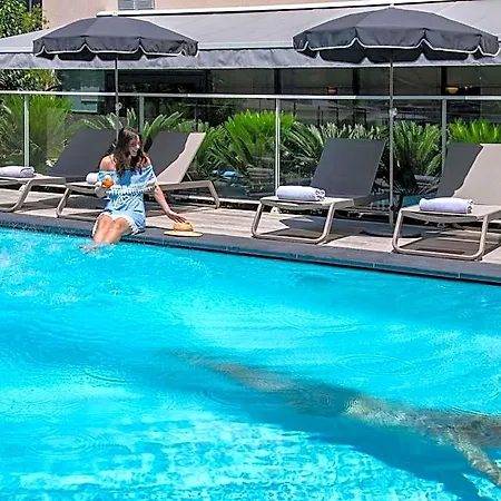 Novotel Airport 4*