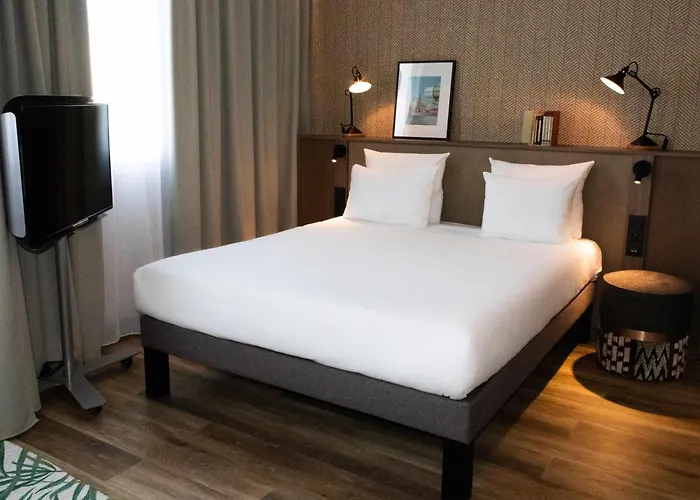 Novotel Airport Hotel 4*