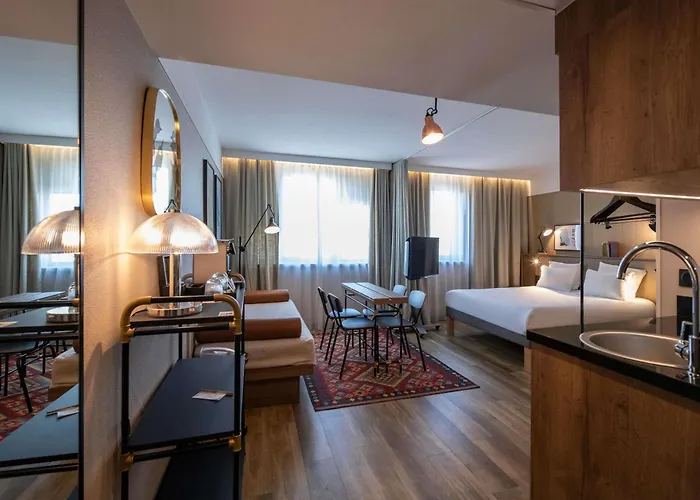 Hotel Novotel Airport 4*