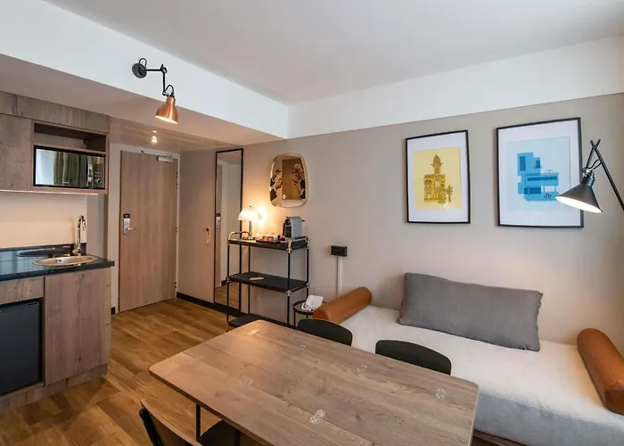 Novotel Airport Hotell 4*