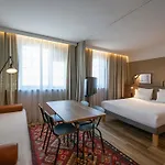 Novotel Airport