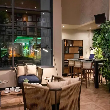 Novotel Airport Hotel Nice