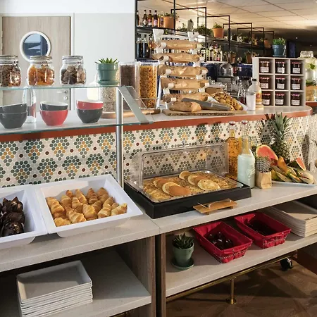 Novotel Airport Hotel